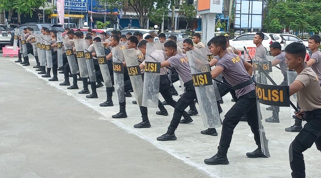 $rows[judul]