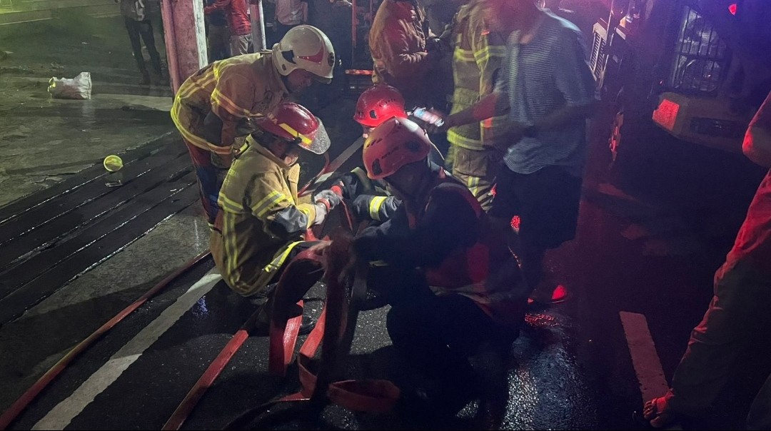 $rows[judul]